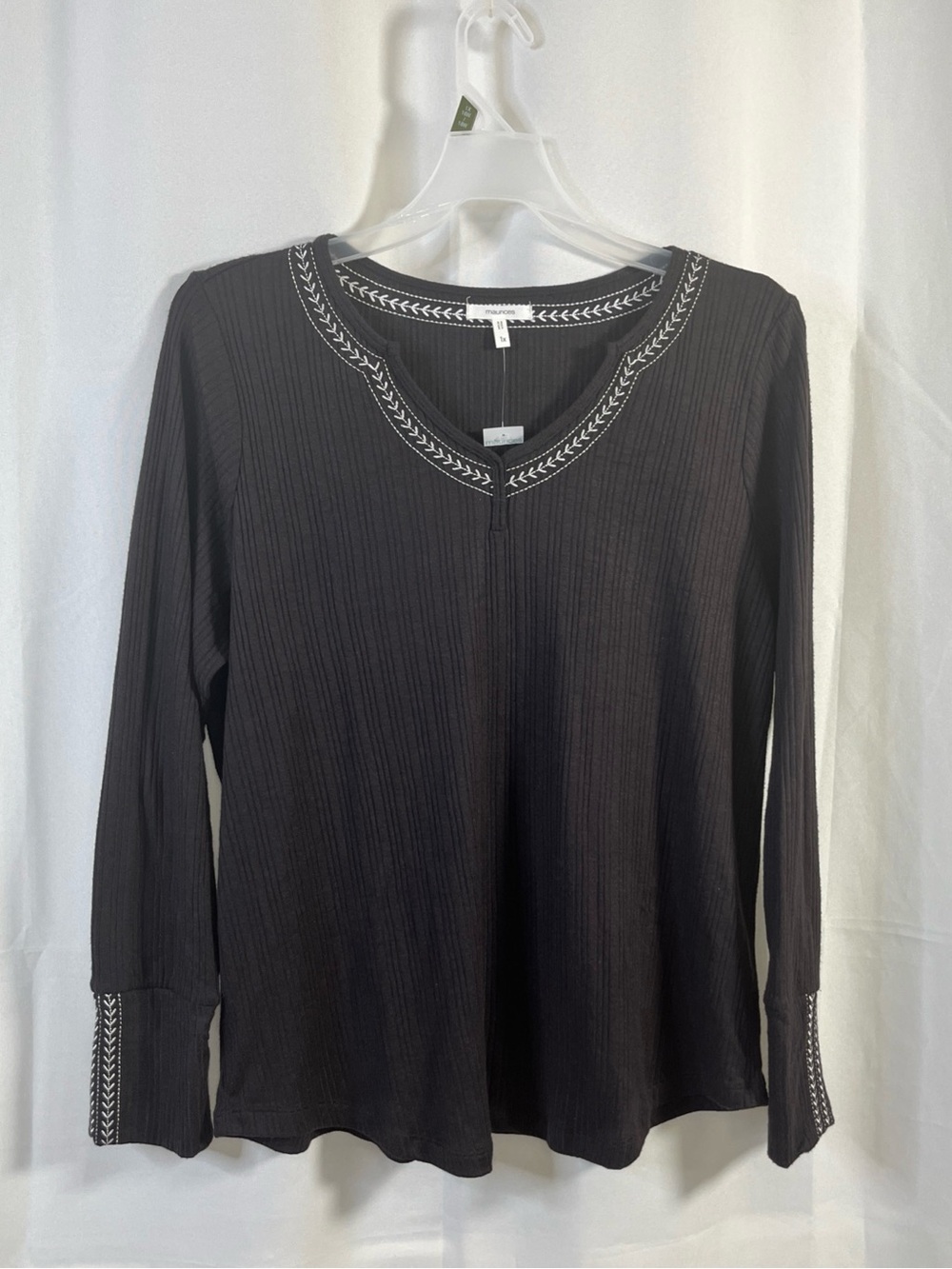 NWT Maurices Womens Plus Embroidered Notch Neck Ribbed Long Sleeve Top Black 1X